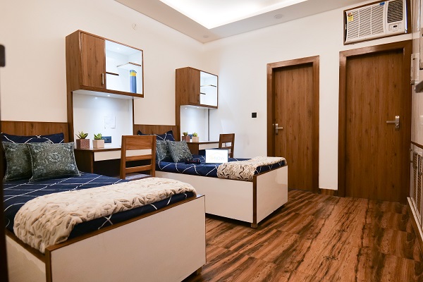 Ac Pg for Boys near Amity University Noida